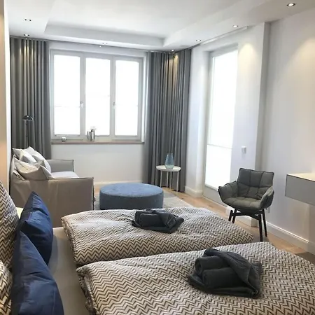 East Cloud Comfortable